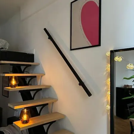 Cosy Au Coeur De Ville, Mezzanine -203- *